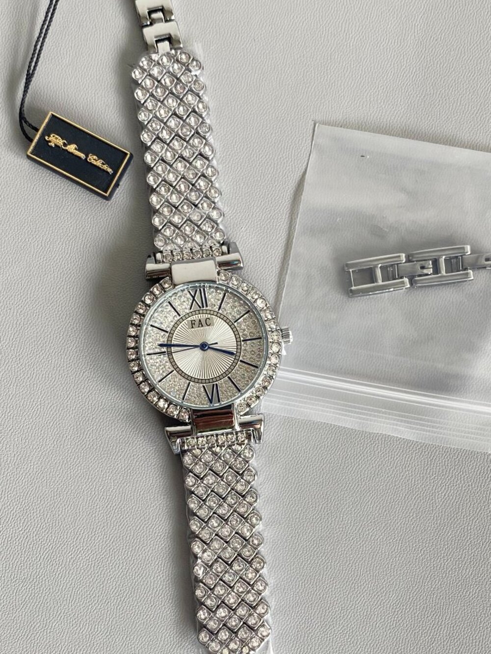 Fifth Avenue Collection Crystal Bling Luxury Silver Tone Watch NWT Roman Numeral